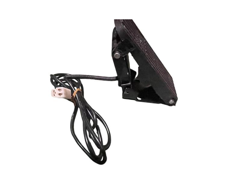 Pedal acelerador con escobillas